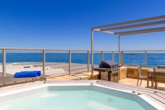 SUPER-LUX-JACUZZI-BALCONY-1