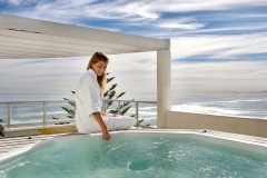 SUPER-LUX-JACUZZI-BALCONY-3